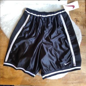 NWT Women’s Nike Basketball Shorts